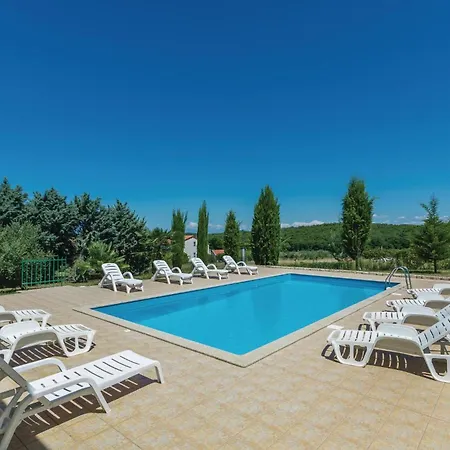 Amazing In With House Sea View Πόρετς